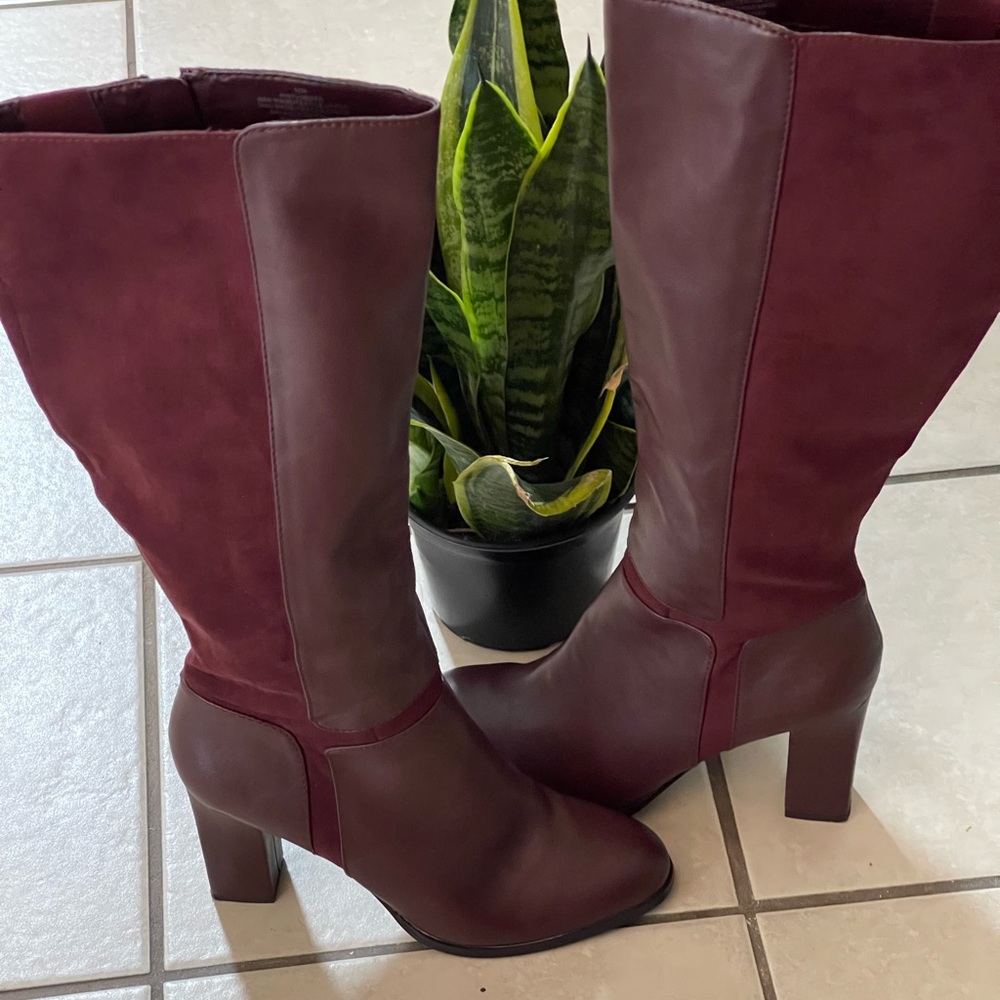 Maroon high boots with heel